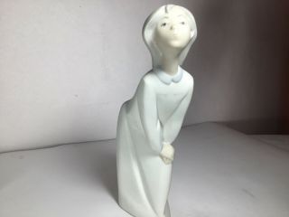 Vintage Numbered Signed Lladro Girl Hand On Knee 14 Fa D.  17 Spain Antique