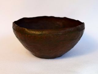 Wonderful Vtg Antique Hammered Copper Arts & Crafts Era Organic Bowl Needle Etch