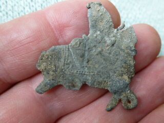 Metal detecting find - is it a pilgrims badge or a flat toy soldier 3