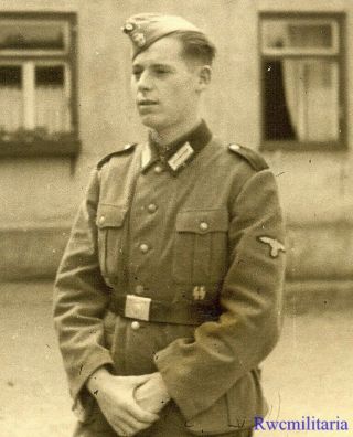 Port.  Photo: Rare German Elite Waffen Polizei Soldier W/ Badge Posed On Street