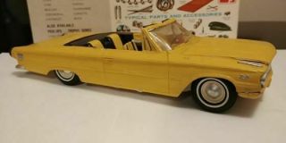 Built - Up Issue Amt 1963 Ford Galaxie Converible 3 In 1 Model Car 1/25.