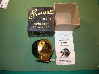 8895 - 2 - Vintage Bronson 905 Dart Spin Cast Reels