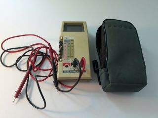 Fluke 8020a Handheld Digital Meter Multimeter With Carrying Case And Probes