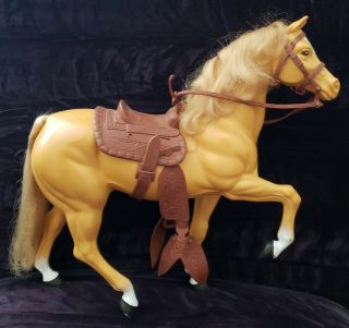 Vintage Mattel 1980 Barbie “dallas” Golden Palomino Horse With Saddle And Bridle