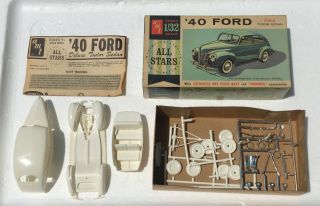 Rare Complete Unbuilt 1940 Ford Deluxe Tudor Sedan Hardtop 1:32nd Boxed AMT Kit 2