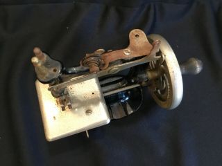 Antique Singer Toy Miniature Hand Crank Sewing Machine 2
