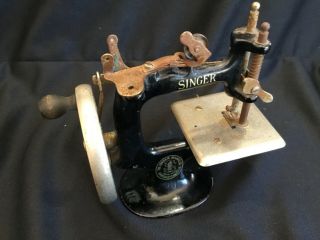 Antique Singer Toy Miniature Hand Crank Sewing Machine 3