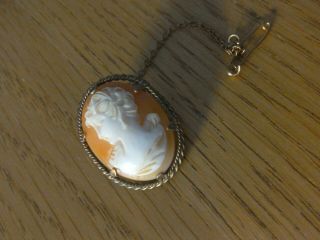 Antique/vintage 9ct Rolled Gold Cameo Brooch With Safety Chain.
