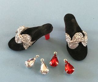 Vintage Vogue Ginny Family Jill Or Jan Doll Shoes With Jewelry Earrings