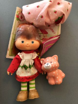 1980 era Vintage Strawberry Shortcake Doll with kitty & Box KENNER 1980 ' s 2