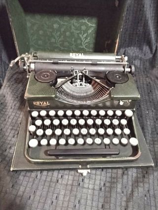 Rare Antique Green Royal Portable Typewriter Model P - P96776 W Case Est 1929