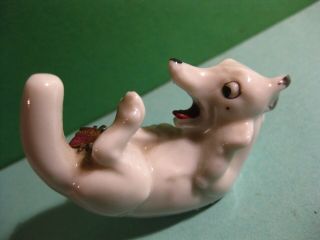 Grotesque " Dog And Wasp " German Miniature Porcelaine Figurine W&a Wagner Apel