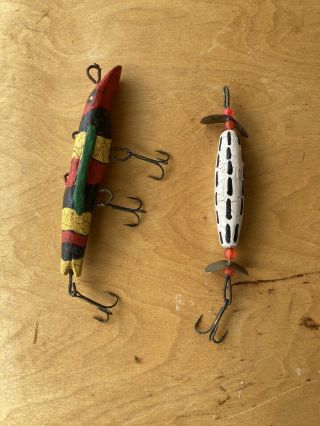 2 Unmarked Wood Fishing Lures With Thru Wires