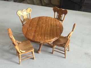 Vintage Dollhouse Miniature Oak Round Dining Table & 4 Chairs Set Lace Cloth