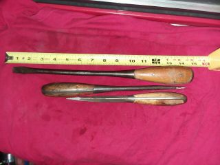 3 Antique Vintage Screwdrivers Wooden Handle Irwin Made In U.  S.  Of A