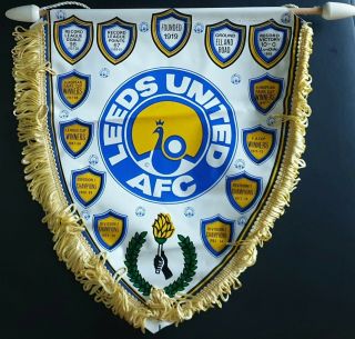 Vintage Leeds United 1980 Season Peacock Badge Pennant Honours Shields Rare