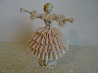Stunning Rare Antique / Vintage Dresden Figurine Porcelain Lace Lady - Germany