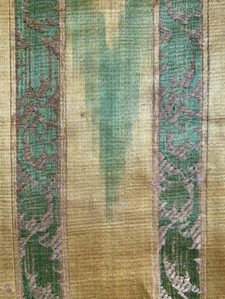 Rare Early 18th Century French Silk Woven Ikat Jacquard Fabric (2340) 3