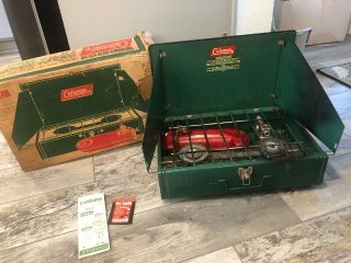 Vintage Coleman Two - Burner Green 425e499 Camp Stove Camping Tenting W/ Box