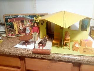 Vintage Sunshine Family Doll House Some Furniture 3 Dolls 3 Babies