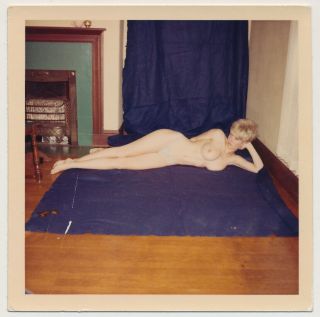 Big Hair Blonde Housewife Woman Lying Nude W Backdrop Vtg 60 