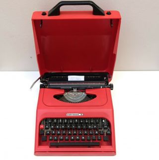 Vintage Typewriter Olivetti Underwood 16 Red Color Portable Case Rare Italy