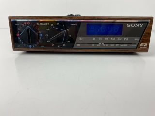 Vintage SONY Dream Machine EZ - 4 Digital Alarm Clock & Radio - Great 2