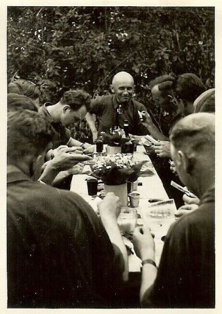 RARE German Elite Waffen Panzer Officer w/ KNIGHTS CROSS Eating w/ Staff 2