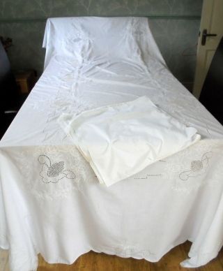 Large Cut Work Lace & White Embroidery Banquet Tablecloth & 12 Napkins