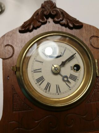 Petite vintage - antique mantle clock - wind up - no key - no name - - dim.  7.  5x6.  5x2.  5 2