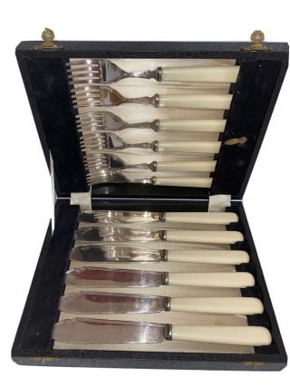 Antique Harrison Fisher & Co Electro Plated Silver Boxed Fish Knife & Fork Set
