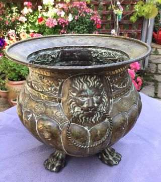 Vintage Brass Planter Pot Jardiniere 2 Lion Head Handles With 4 Lion Paw Feet