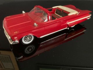 Issue Amt 1960 Impala Convertible Build Up Neat 3 In 1 Screw Bottom