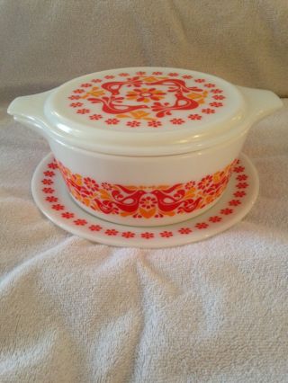 Rare Pyrex Penn Dutch Friendship Casserole With Lid And Underplate