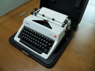 Vintage Olympia Typewriter Monica West German Portable GERMAN Layout Retro Rare 2