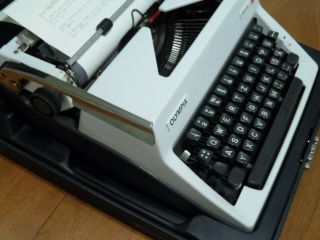 Vintage Olympia Typewriter Monica West German Portable GERMAN Layout Retro Rare 3