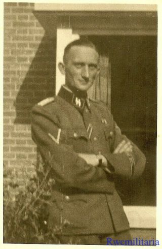 Port.  Photo: Rare German Elite Waffen Officer W/ Cuff Title Worn Posed Outside