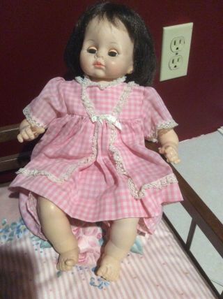Vintage 1965 Madame Alexander Puddin Baby Doll With Crib