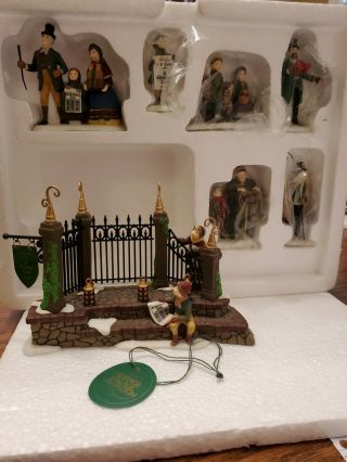 Department 56:a Christmas Carol Reading By Charles Dickens - Dickens Village Rare
