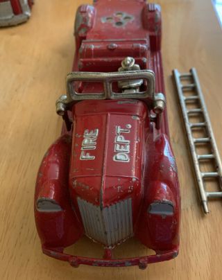 Hubley Kiddie Toy 473 Diecast Fire Truck W/ Fireman Vtg Antique Made In Usa Rare