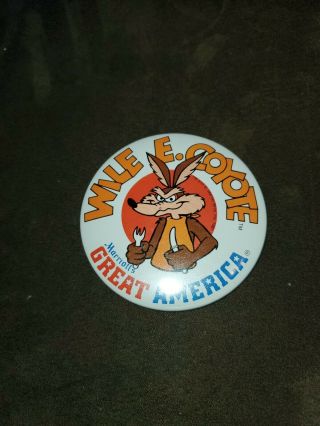Rare 1981 Six Flags Great America Marriotts Hotel Wile.  E Coyote Pin Button 3 "