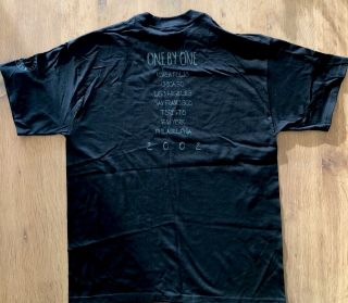 Foo Fighters RARE 2002 ' One By One ' Tour T - Shirt - NEVER WORN 3