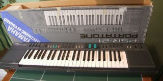 Rare Yamaha Psr - 21 Synthesizer Keyboard  Fully