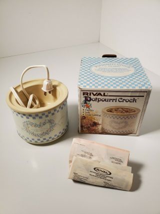 Vintage Potpourri Crock By Rival Model 3206 Usa