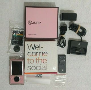 Lqqk Rare Microsoft Zune 30 Gb Pink Aac Wma Mp3 Media Player & Accessories 9/10