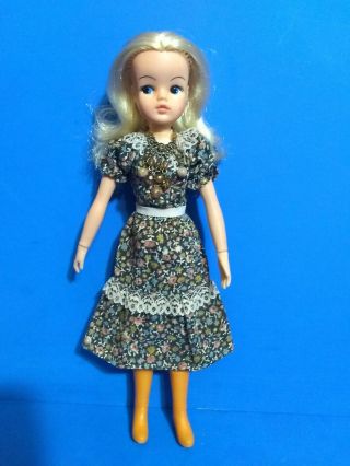 Vintage 1978 Pedigree Sindy Doll