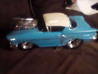 2003 Funline Muscle Machines 1958 Chevrolet Impala 1:18 Scale Authentic Rare