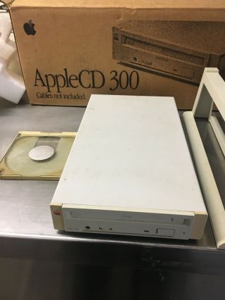 Apple Applecd 300 External Cd - Rom Drive Macintosh M2710ll/a Rare