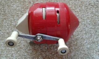 Vintage Zebco 202 Reel - Red Spin Cast Reel - Usa Metal Foot Very Good Cond.