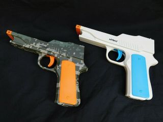 2 Nyko Perfect Shot Gun Nintendo Wii Controller Attachment Rare Camo & White